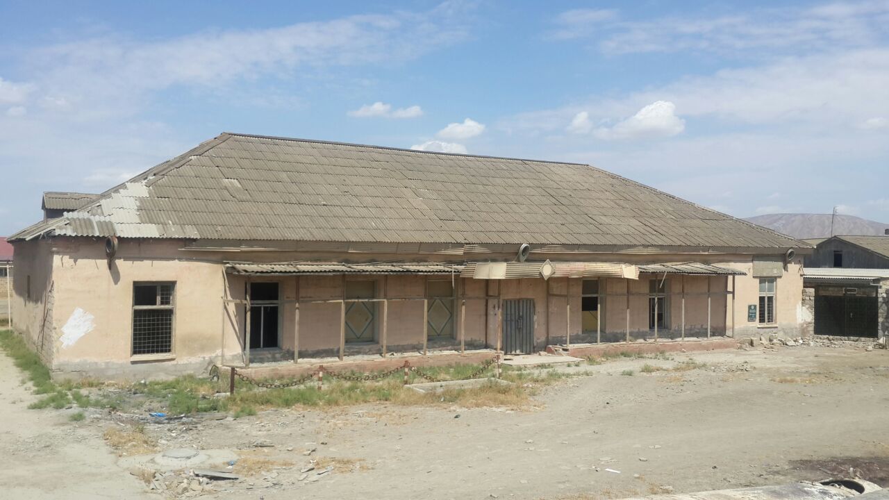 Ticarət obyektinə ilkin start qiymətindən 2 dəfə çox məbləğ təklif edildi  - FOTOLAR